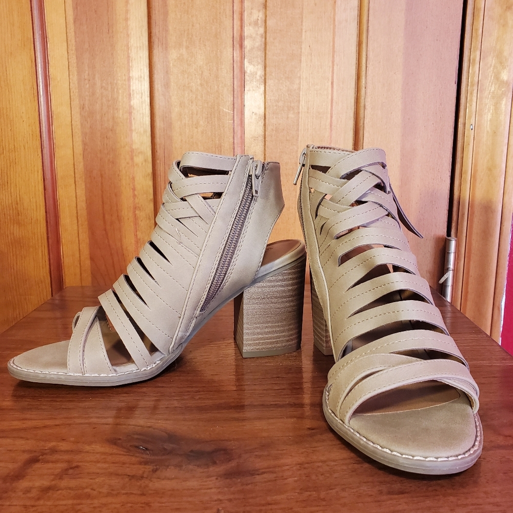 Taupe open-toed chunky heel booties/sandals